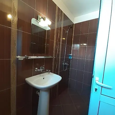 Gelov Hotel 3*